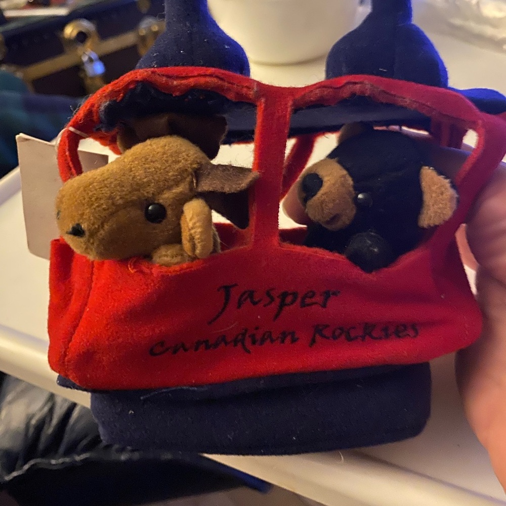 Jasper Canadian Rockies Plush Souvenir - Picture 4 of 6
